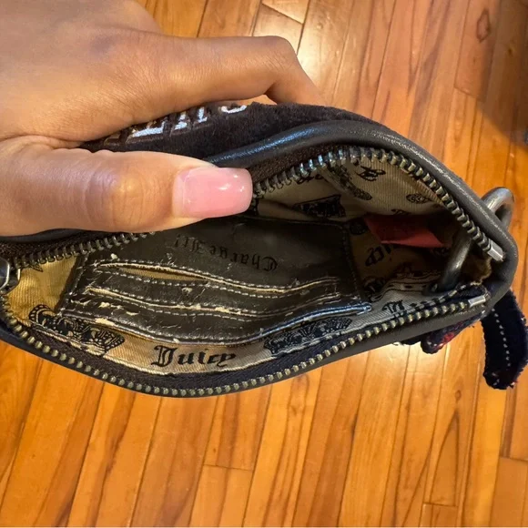 Juicy Couture Wristlet - Picture 5 of 5